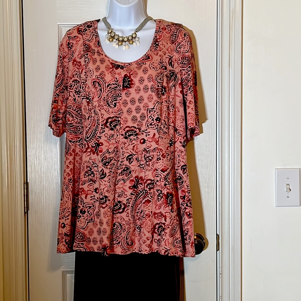 Denim & Co. V-neck Short Sleeve Fit & Flare Tunic Top.